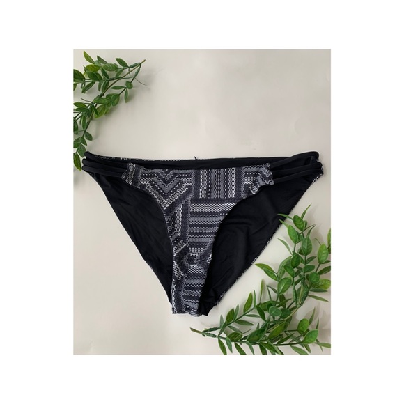 Two bathing suits! - Picture 5 of 6